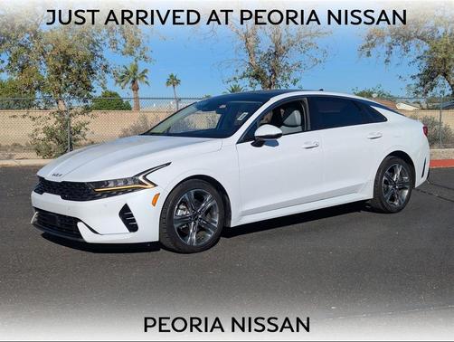 Glacial White Pearl 2023 Kia K5 EX