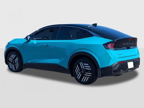 Seabreeze Blue Pearl/Black 2026 Nissan Leaf SV+