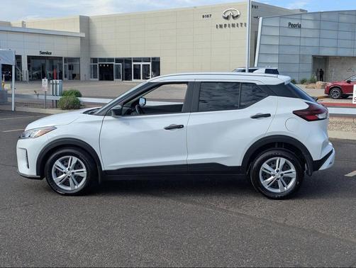 2025 Nissan Kicks S
