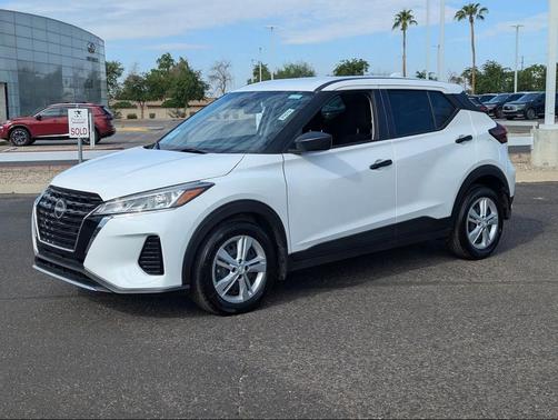 2025 Nissan Kicks S