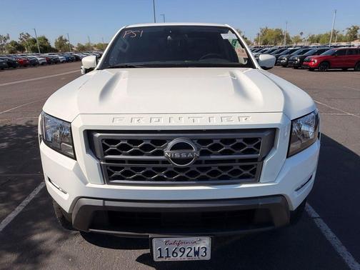 Glacier White 2022 Nissan Frontier SV