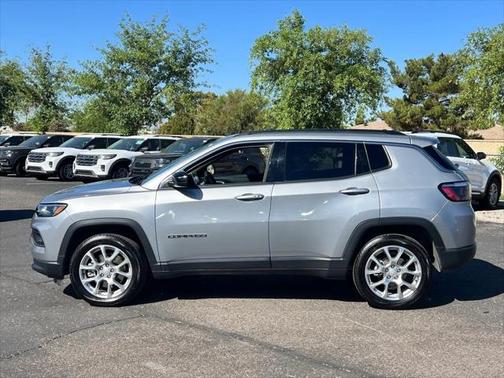 2023 Jeep Compass Latitude Lux