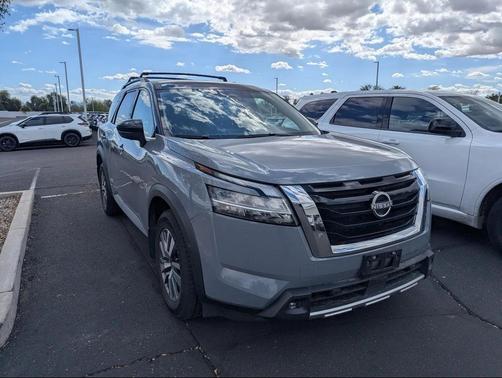 2022 Nissan Pathfinder SL 4WD