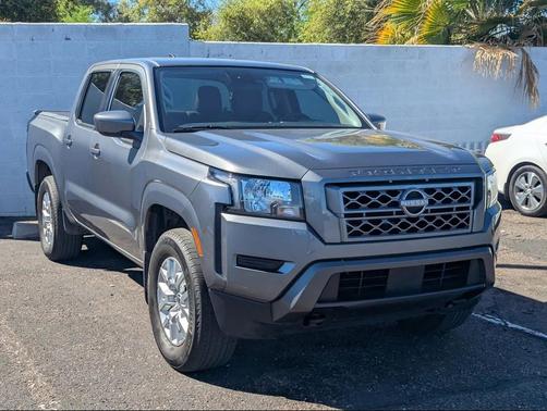 2022 Nissan Frontier SV