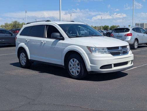 Vice White 2017 Dodge Journey SE