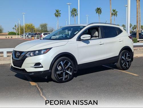 Pearl White Tricoat 2022 Nissan Rogue Sport SL