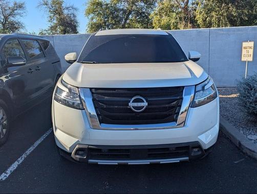 2023 Nissan Pathfinder SL FWD