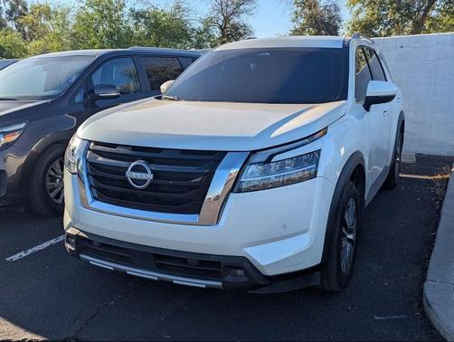 2023 Nissan Pathfinder SL FWD