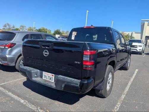 Super Black 2024 Nissan Frontier SV