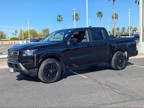 Super Black 2024 Nissan Frontier SV