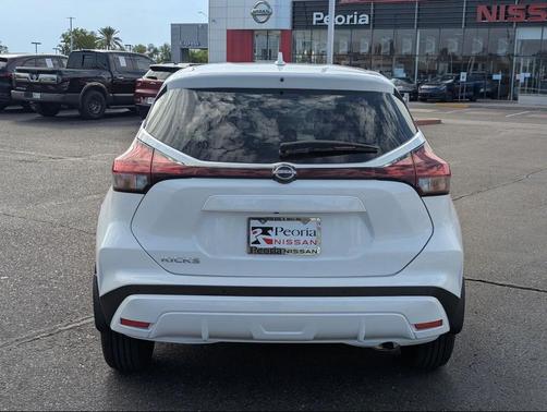 2025 Nissan Kicks S