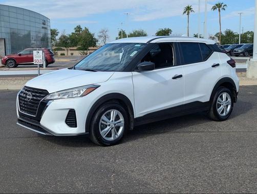 2025 Nissan Kicks S
