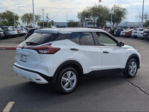 2025 Nissan Kicks S