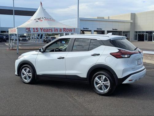 2025 Nissan Kicks S