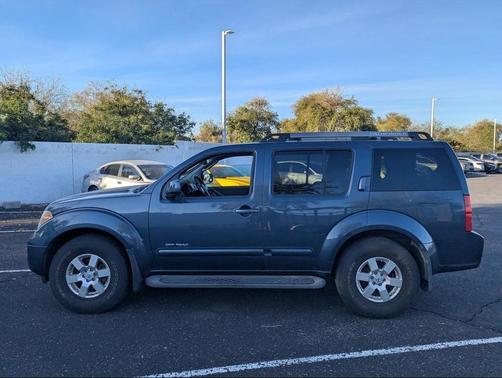 2005 Nissan Pathfinder SE