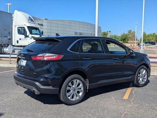 2022 Ford Edge Titanium