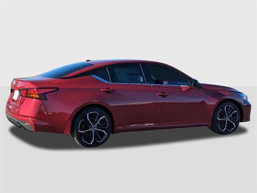 2025 Nissan Altima SR FWD