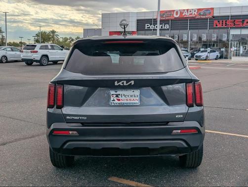 2023 Kia Sorento LX
