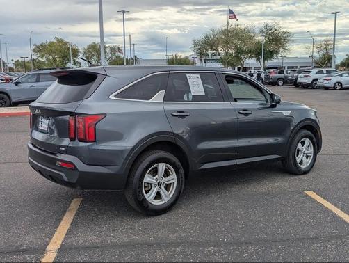 2023 Kia Sorento LX