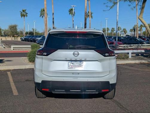 2025 Nissan Rogue SV