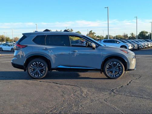 2025 Nissan Rogue Platinum