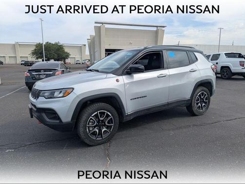 Silver Zynith Metallic Clearcoat 2025 Jeep Compass Trailhawk