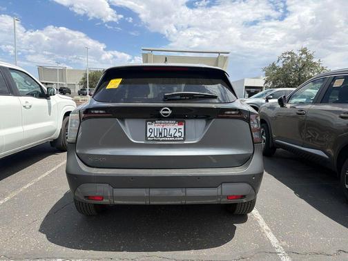 Gun Metallic 2025 Nissan Kicks SV