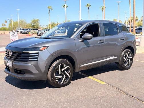Gun Metallic 2025 Nissan Kicks SV