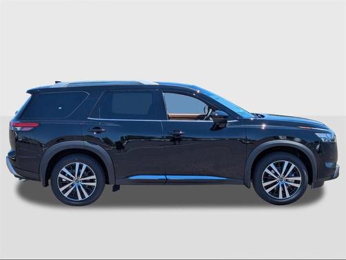 2025 Nissan Pathfinder Platinum FWD