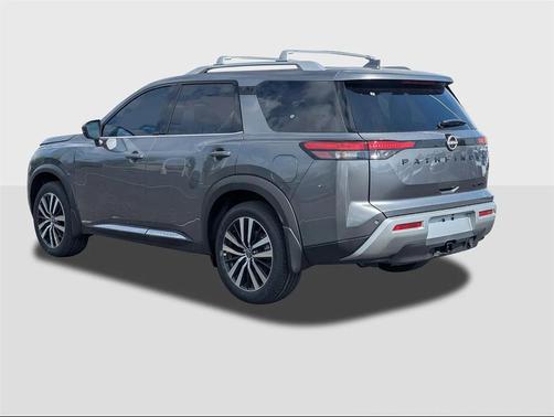 2025 Nissan Pathfinder Platinum FWD