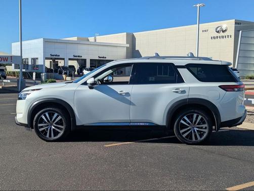 2024 Nissan Pathfinder Platinum 4WD