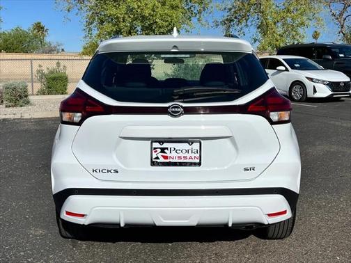 2024 Nissan Kicks SR