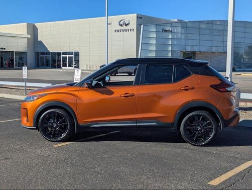 2023 Nissan Kicks SR