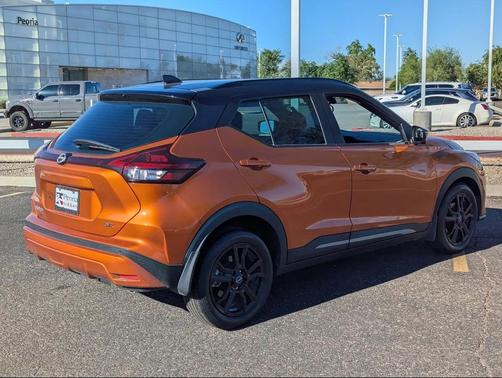 2023 Nissan Kicks SR