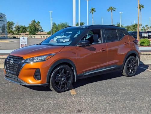 2023 Nissan Kicks SR