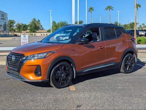 2023 Nissan Kicks SR
