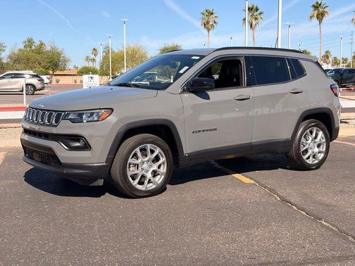 Sting-Gray Clearcoat 2023 Jeep Compass Latitude Lux