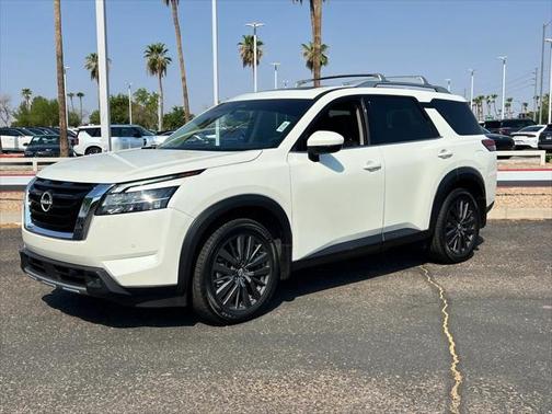 2022 Nissan Pathfinder SL 2WD