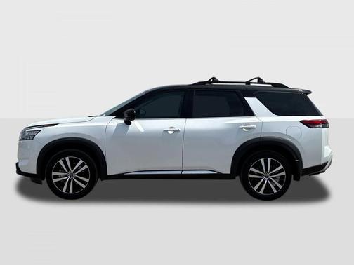 2025 Nissan Pathfinder Platinum FWD