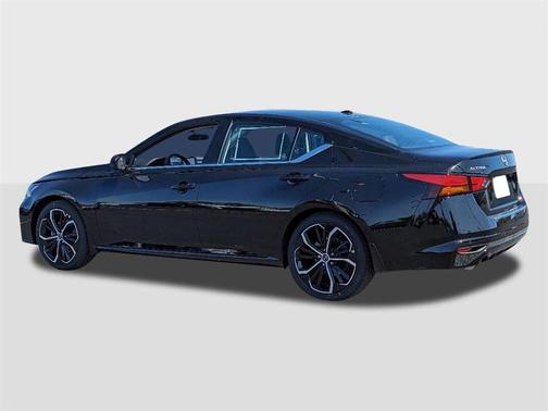 2025 Nissan Altima SR FWD