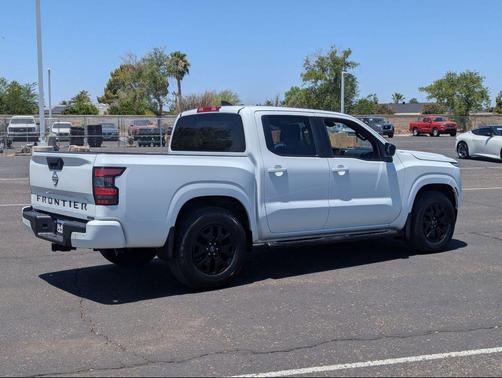 Glacier White 2023 Nissan Frontier SV