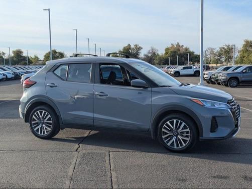 2022 Nissan Kicks SV