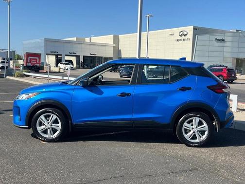 2025 Nissan Kicks S