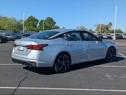 2023 Nissan Altima SR FWD