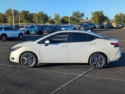 2023 Nissan Versa 1.6 SV