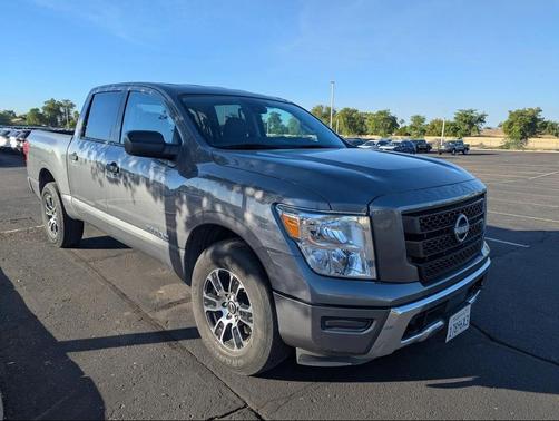2024 Nissan Titan SV