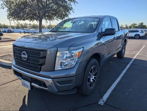 2024 Nissan Titan SV