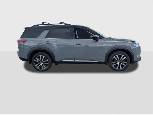 2025 Nissan Pathfinder Platinum FWD