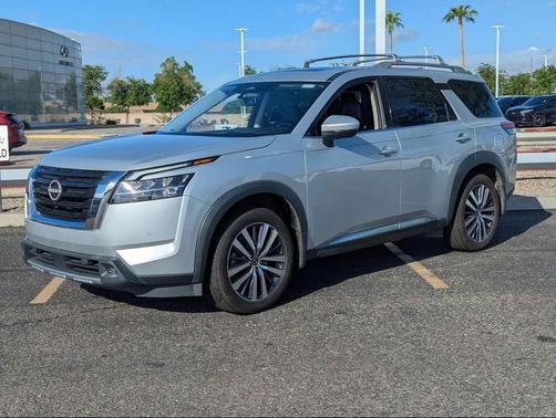 2022 Nissan Pathfinder Platinum 2WD
