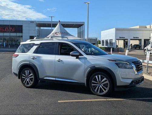 2022 Nissan Pathfinder Platinum 2WD